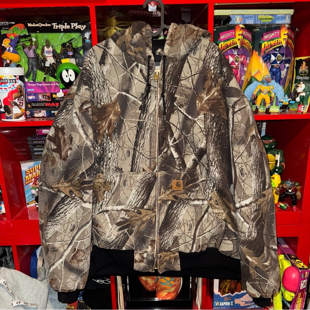 Vintage x Carrhart x Real Tree camo x J143 jacket